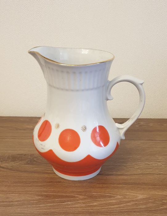 Різні яскраві чудові горохи