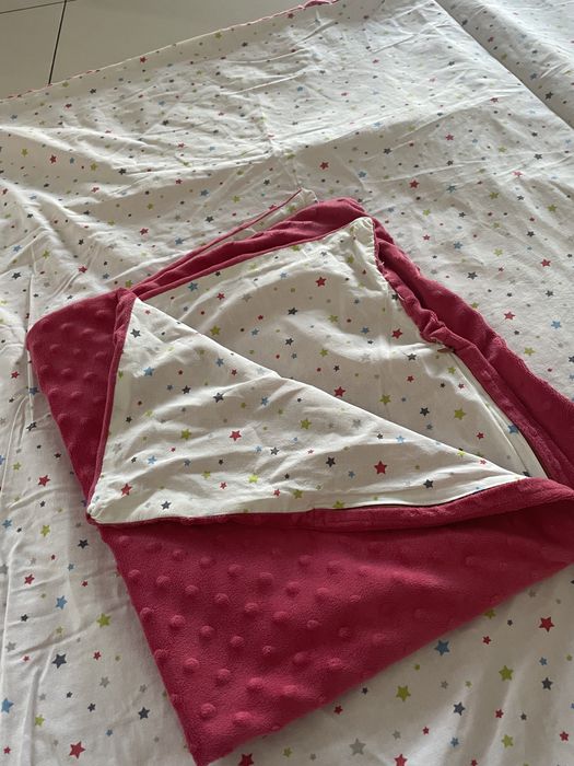 Pośliec dziecięca różowa gwiazdki + dwie poduszki sówki