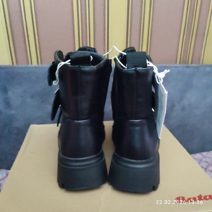 Весняні ботинки Reserved