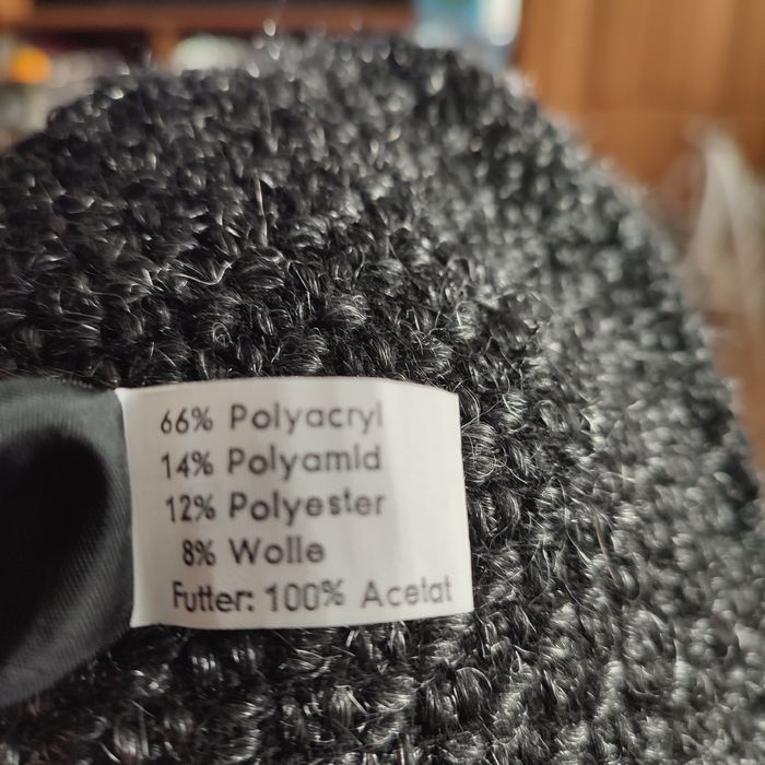 Ciepła, krótka spódniczka, rozmiar M/ L