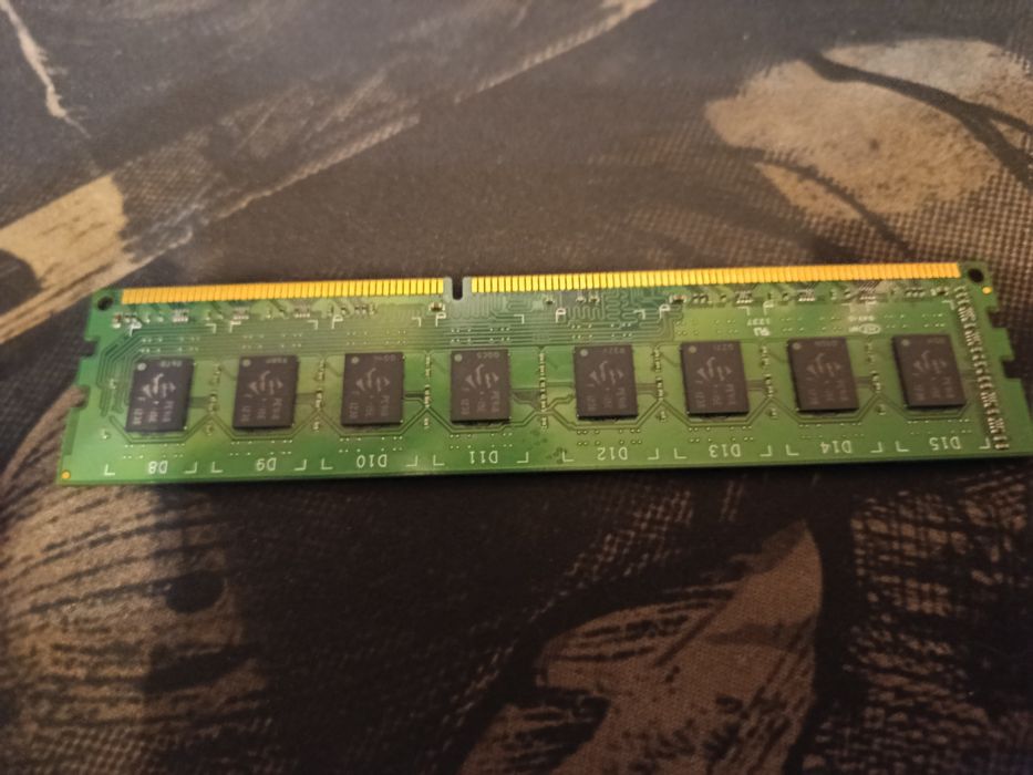 Оперативна пам'ять ОЗУ 4гб DDR3