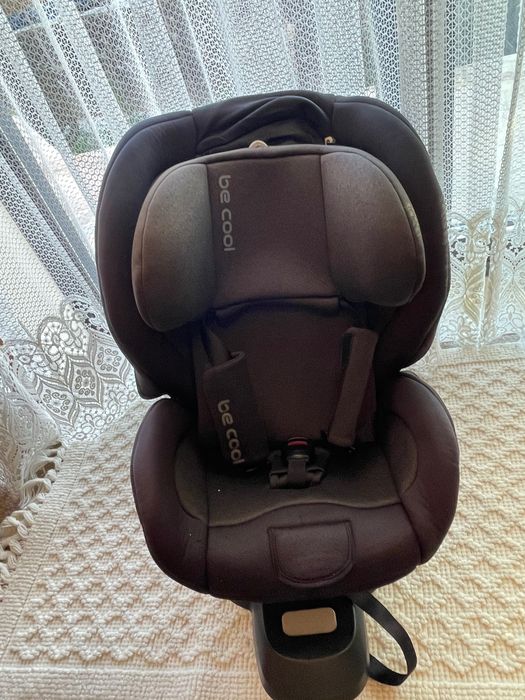Cadeira com isofix e roda para o lado