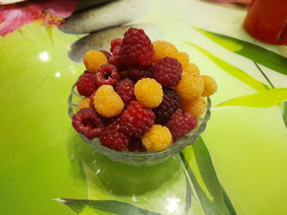 Вареня з малини, варення с пелюсток чайної рози