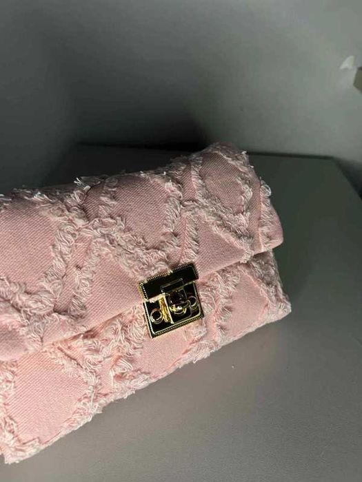 Torebka różowa na łańcuszku elegancka boho