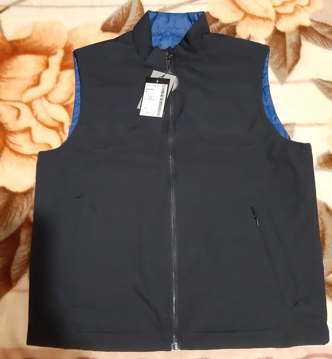 Puchowa kamizelka, bezrękawnik marki Vistula.