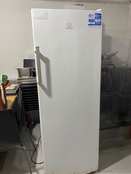 Frigorífico vertical