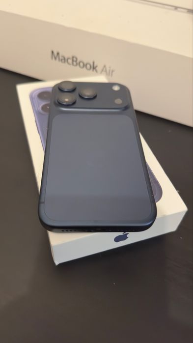 Iphome 17 pro 256 blue