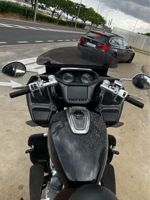 Vendo moto Indian CHALLENGER LIMITED como nova.