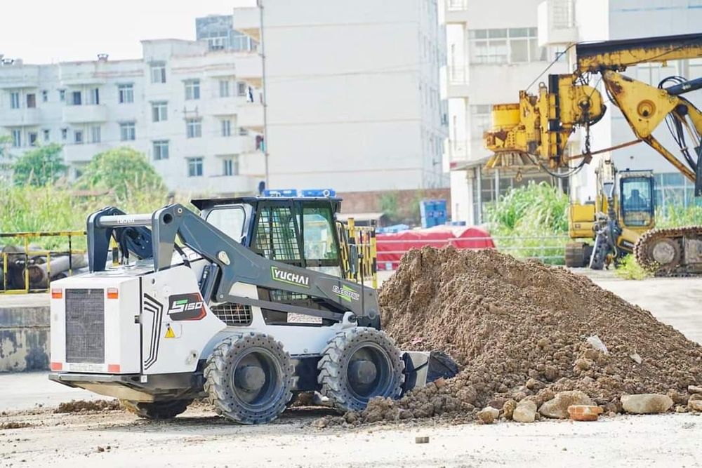 BOBCAT Ładowarka szczotka widły zamiatarka załadunek rozładunek palet