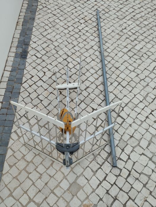 Antena TV com tubo
