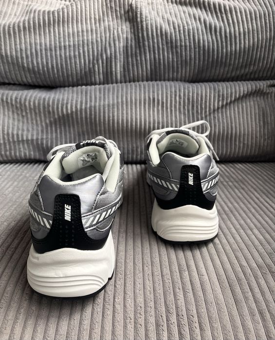 Nike initiator 42 та 45 розміри