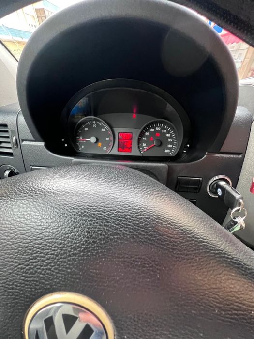 Vendo Volkswagen VW Crafter 2.5 TDI, e peso de 3500kg.