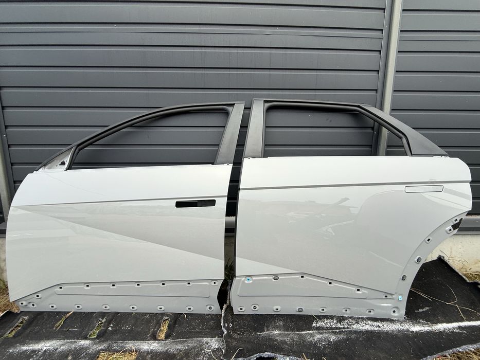 Двері ліві передні і задні для Hyundai Ioniq 5, Хʼюндай Іонік 5 сірі .