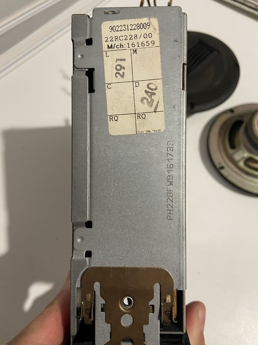 Autorádio Philips RC228 + 2 colunas Pioneer