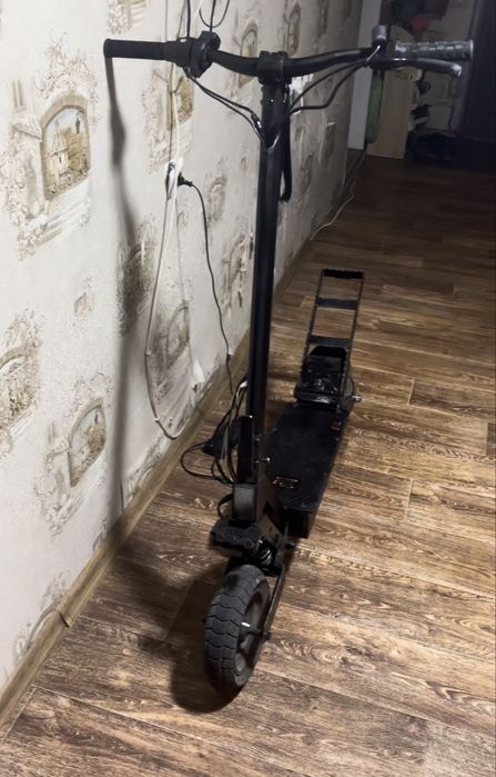 продаю електросамокат kukirin g2 custom
