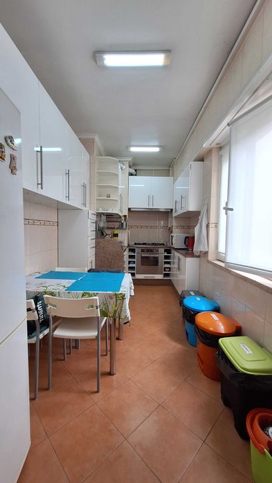 Quarto para alugar a Estudantes  ISA  ISEG Fac Arquit Veter ISCSP Univ.Nova