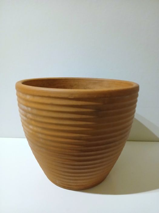 Vaso de barro cónico