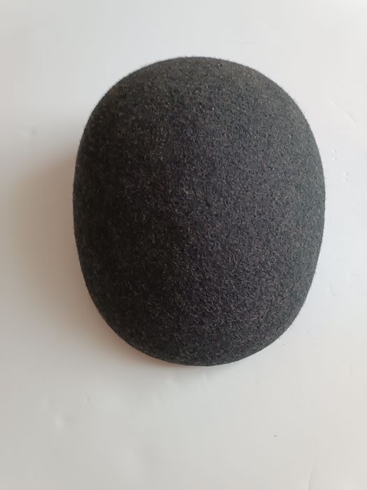 ,czapka męska pinezka