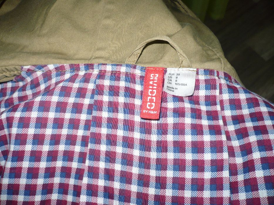 Płaszczyk damski DIVIDED