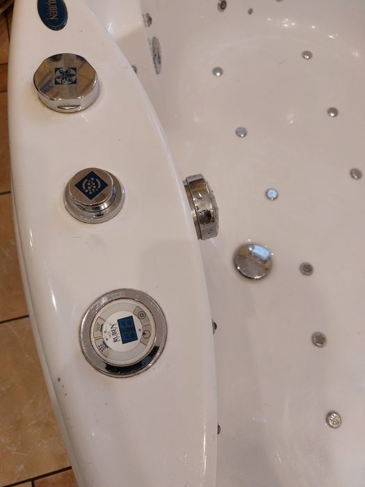 Wanna Ruben Neos z hydromasażem