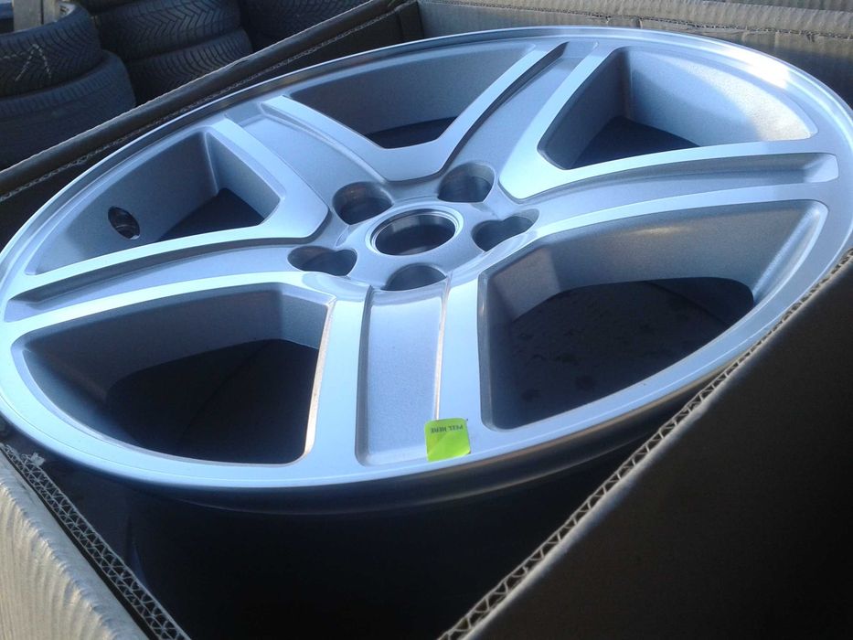 oryginalne r18 nowe felgi 5x115 mielec chryslec 300c lancia thema et24