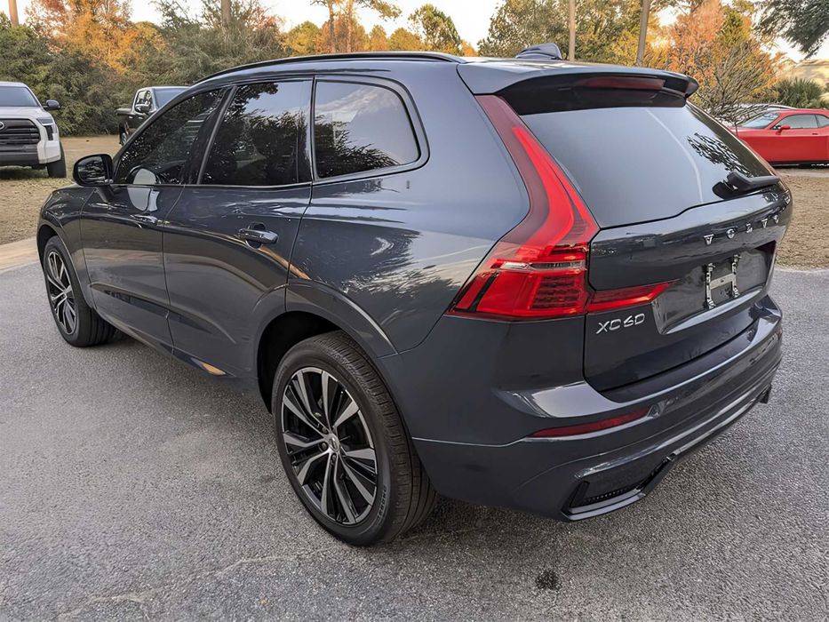 Volvo XC60      2024