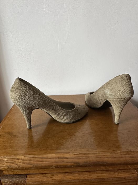 Buty czółenka szpilki beżowe 36