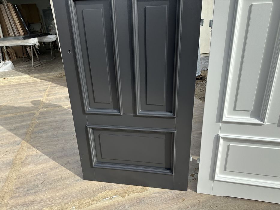 Drzwi wewnętrzne drewniane białe czarne zielone niebieskie czerwone