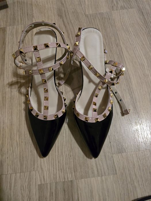 Туфли на каблуке