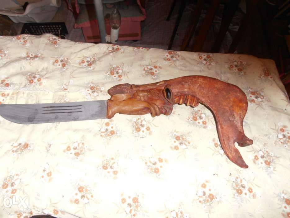 Faca de enfeite muito bonita