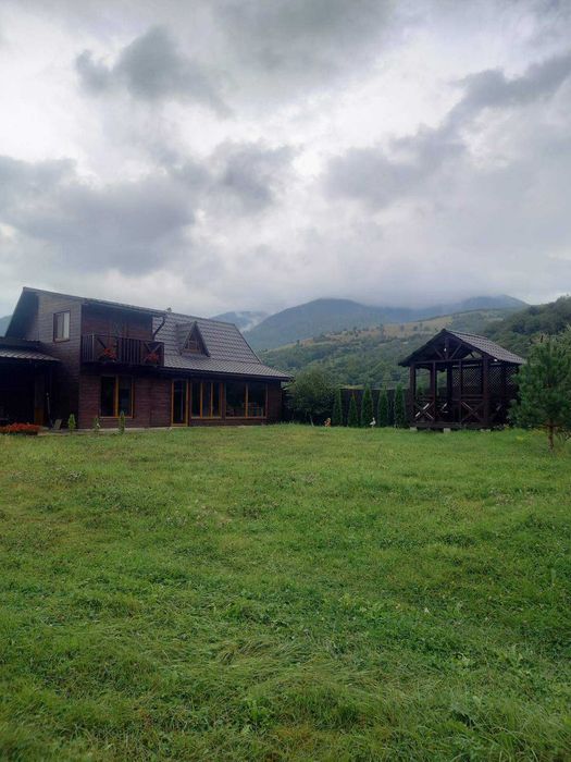 Відпочинок у Карпатах Котедж "Світлана"