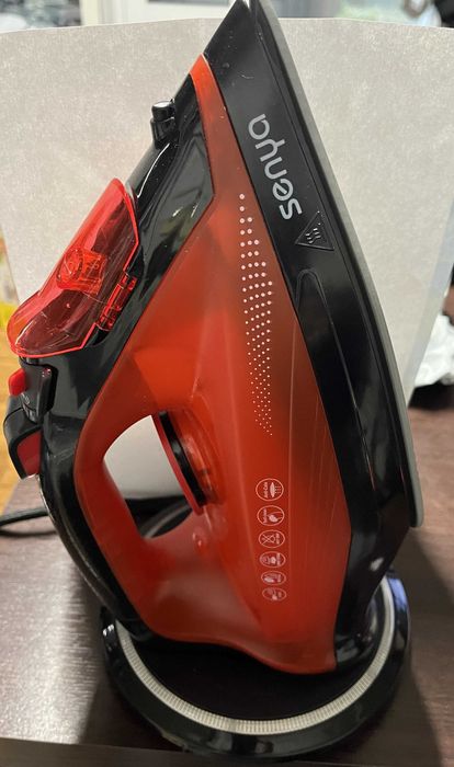 SENYA Bezprzewodowe żelazko parowe 2400W
