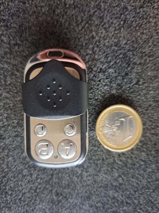 2 Universal Remote Controls (Fixed Code) 433MHz438920758984724481