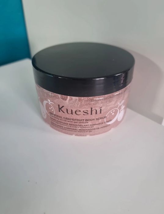Kueshi peeling do ciała 220ml
