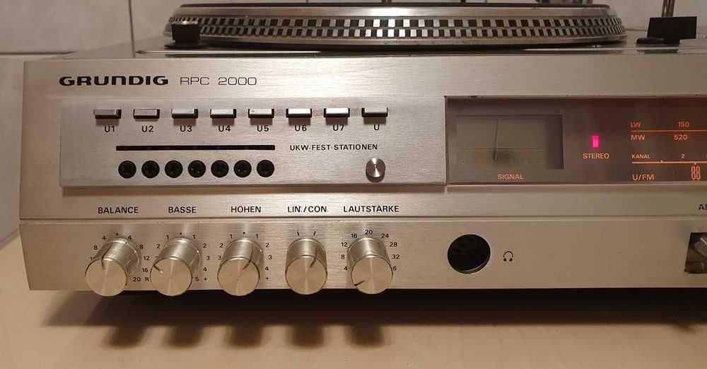 Вініловий програвач центр Grundig RPC 2000