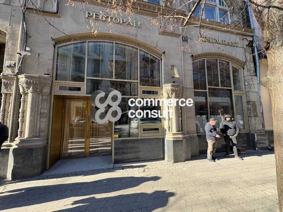 Оренда фасадного приміщення  240 м2 по вул. Січових Стрільців, центр