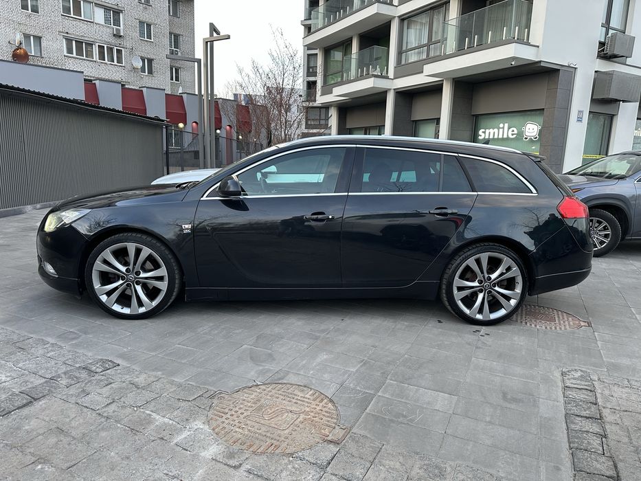 Продам автомобіль Opel Insignia