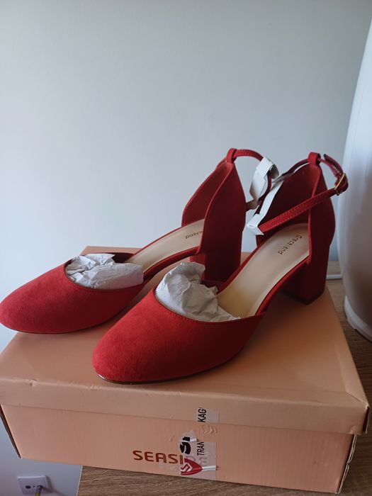 Vendo essa Sandália.