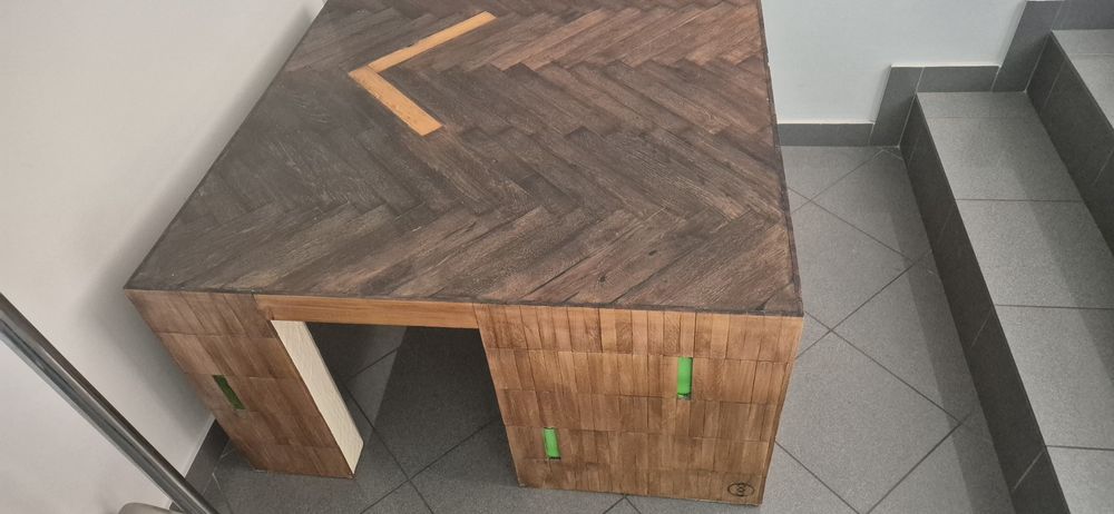 Ręcznie robiony stolik