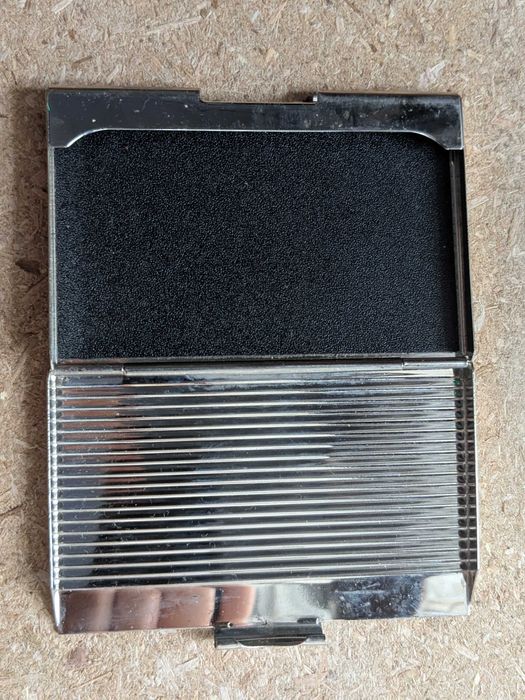 Візитниця металева