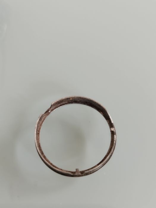 Lindo broche antigo em prata com porta-retratos