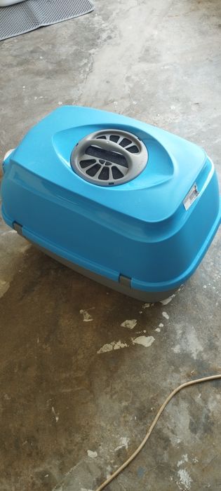 2 caixas de areia para gatos