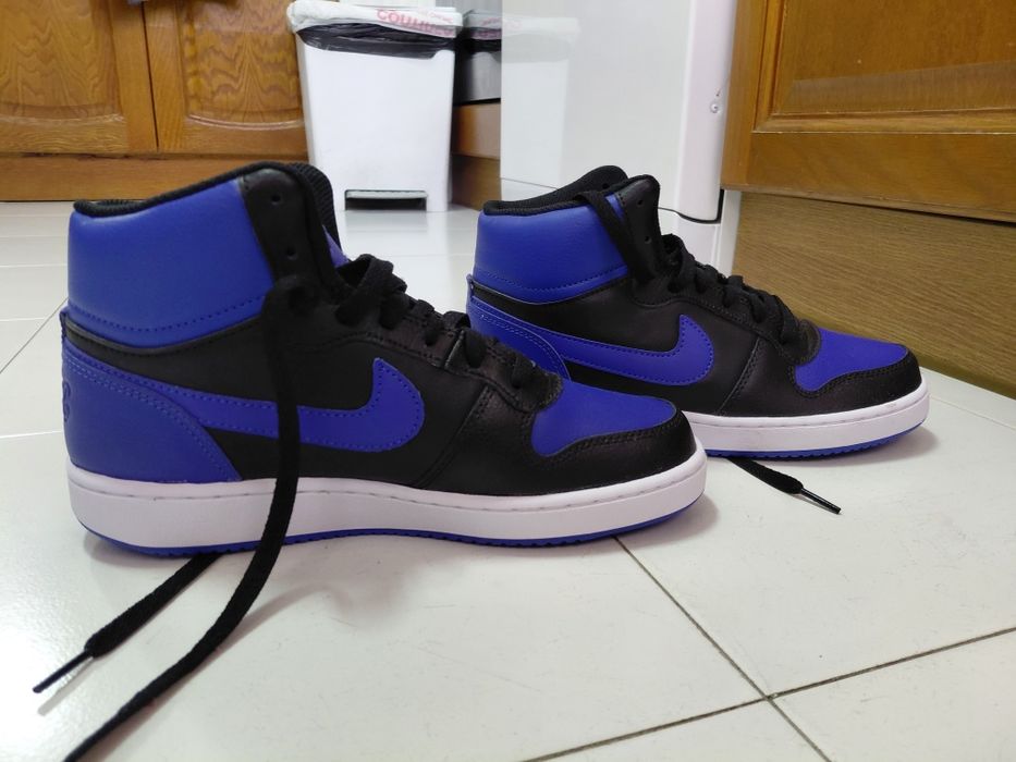 Botas Nike novas