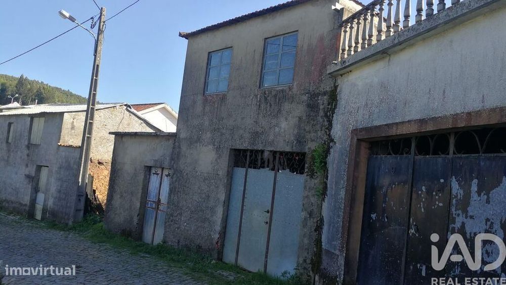Casa de aldeia T3 em Aguda de 1960,00 m2
