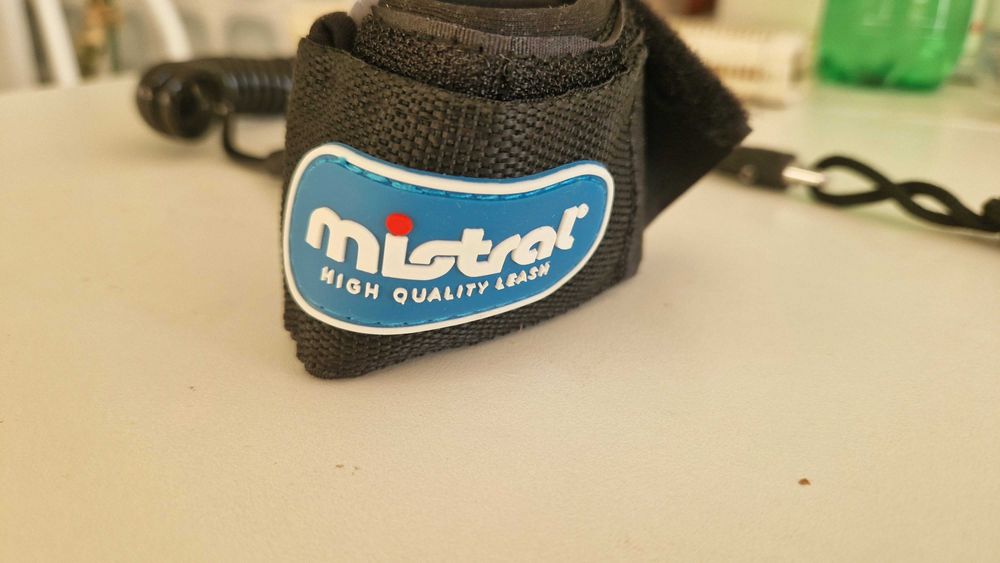 Leash da Mistral, novo