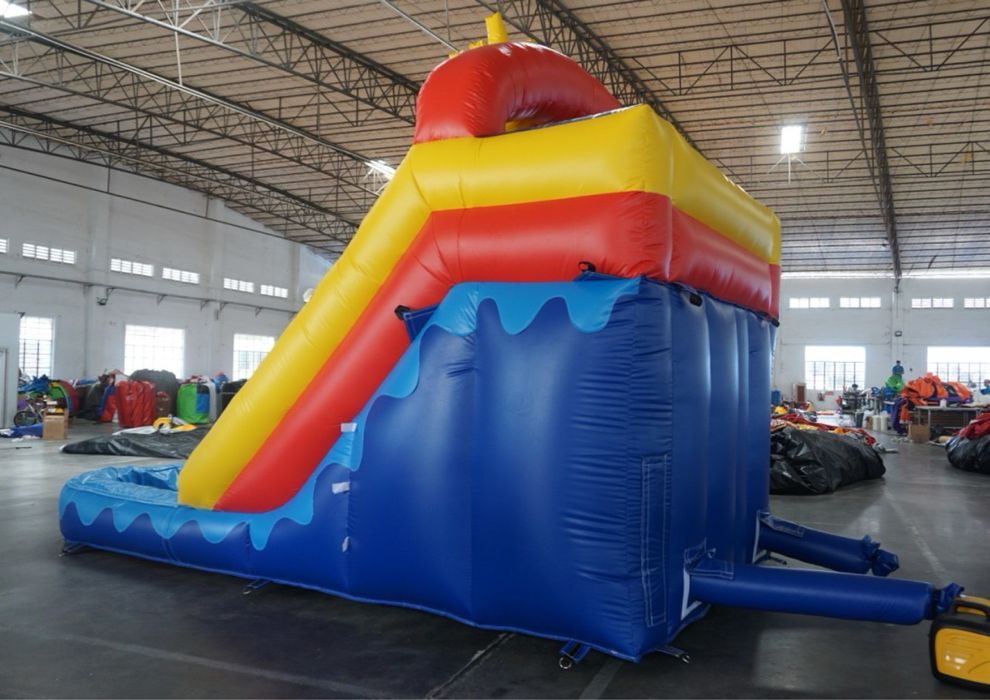 Insuflável escorrega de água - PVC - novo