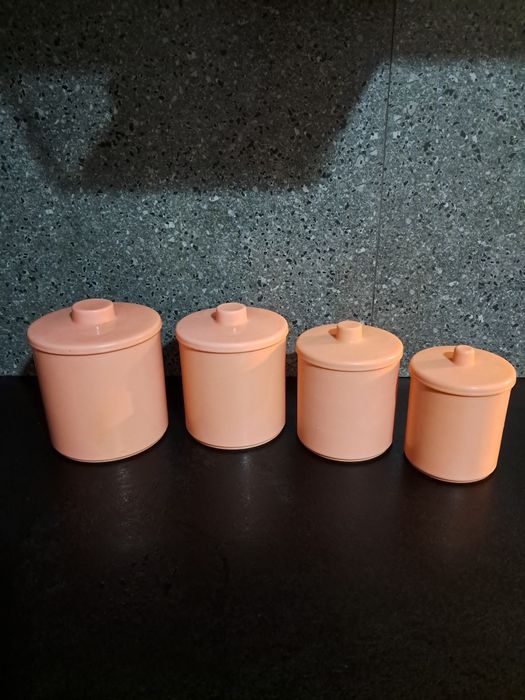 Набор банок для сыпучих розовый бакелит "матрёшка "