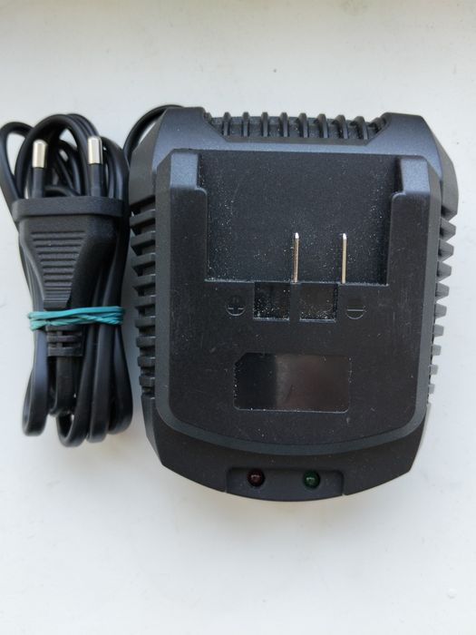 Зарядний пристрій Stark BC 18Q