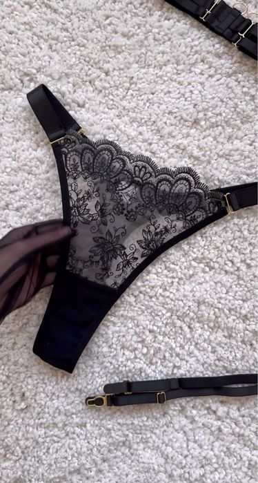 Розкішний комплект білизни