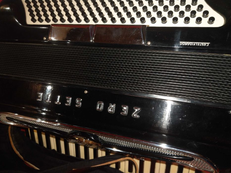 Akordeon ZERO SETTE 120 basów lekki głośny włoski